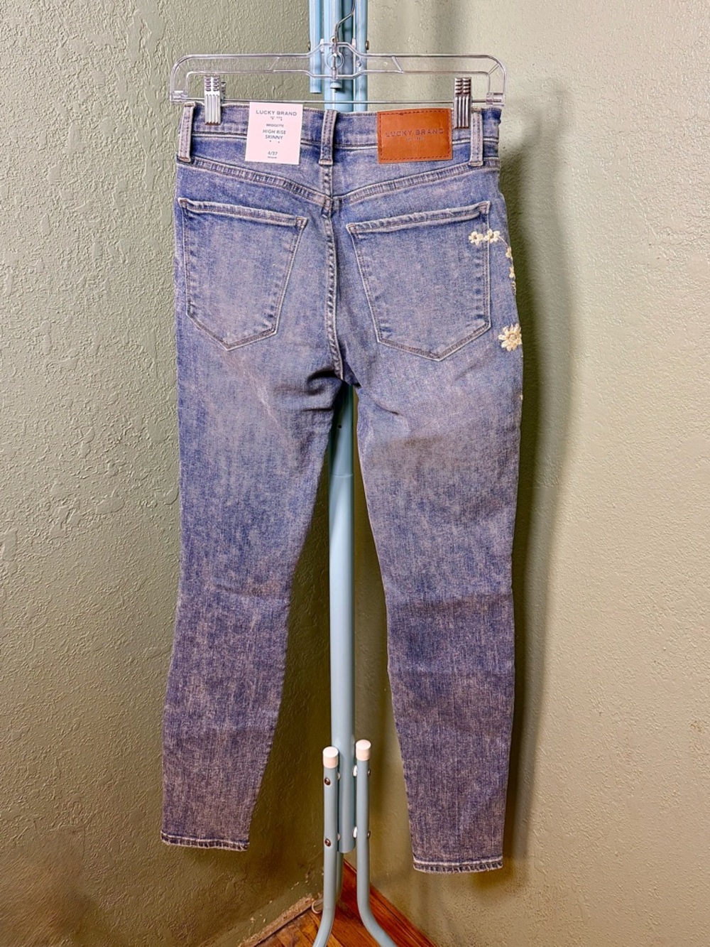 Lucky Brand Light Blue Embroidered Skinny Jeans - Picture 4 of 10